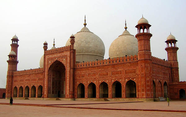 Удивительный Пакистан Мечеть Бадшани.