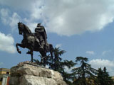 Шкодер, памятник национальному албанскому герою Георгу Кастриоти–Скандебергу