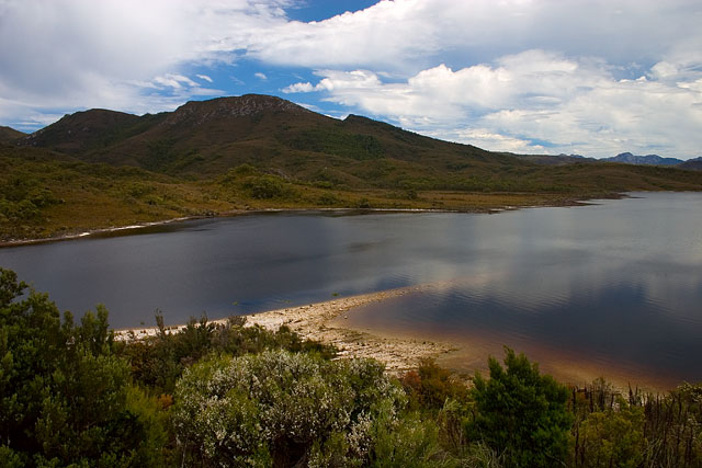 Lake Pedder / ���� �� ���������