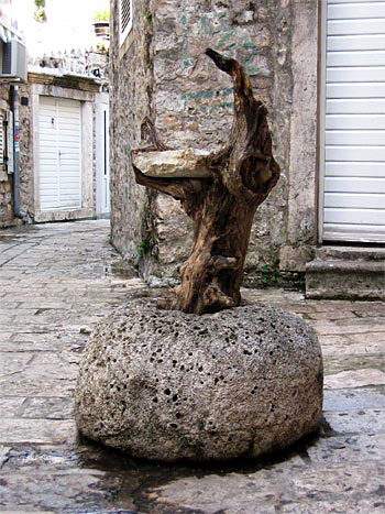 Уличная скульптура / Фото из Черногории