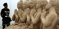 В Таиланде - фестиваль песчаных скульптур в честь дня рождения короля