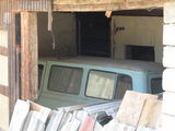 Машина в гараже / Сербия
