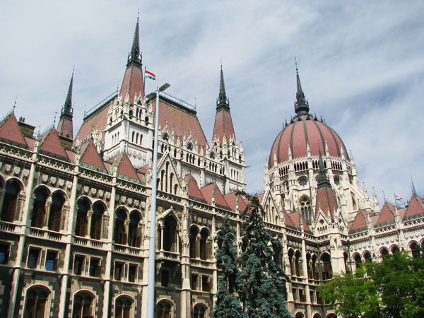 Парламент - красивейшая достопримечательность Будапешта / Фото из Венгрии