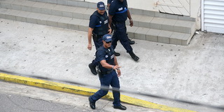 Полиция / Суринам