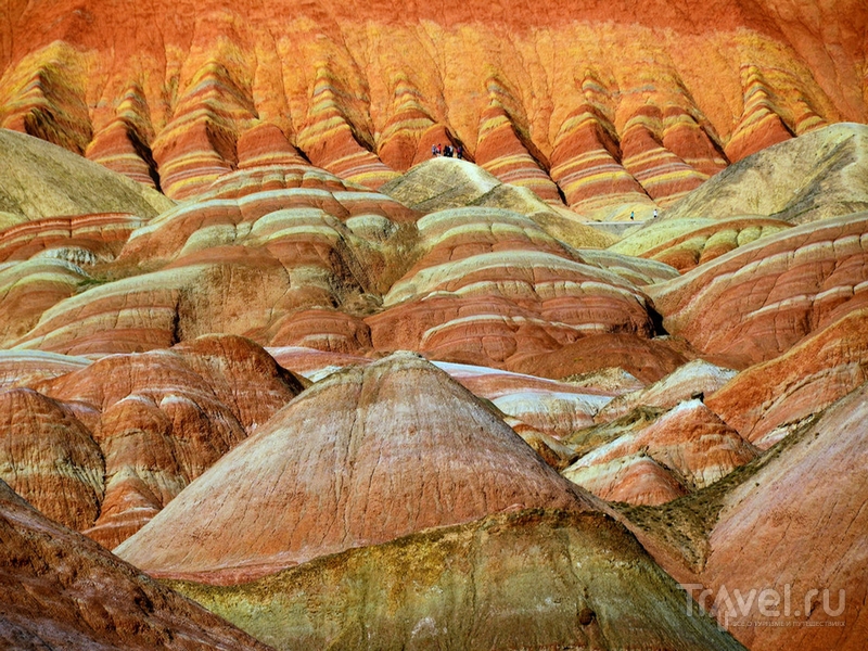 Красочные скальные ландшафты заповедника похожи на разлитую по возвышенностям палитру красок / Китай