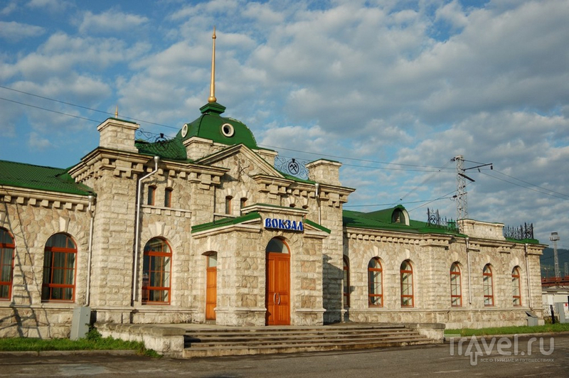 Слюдянский железнодорожный вокзал / Фото из России