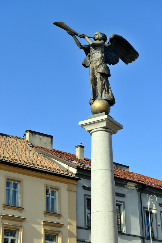 Ангел Ужуписа - самый известный памятник республики художников