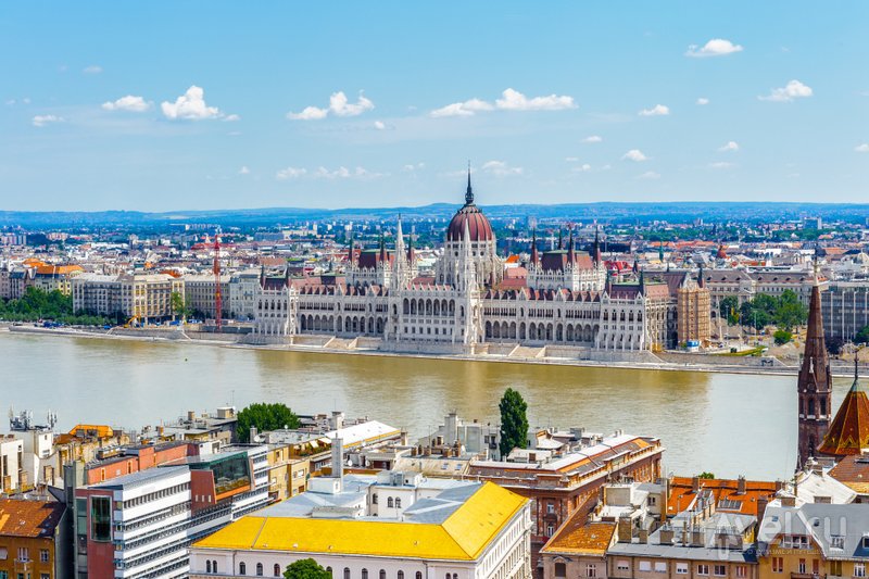 Вид на здание парламента Венгрии в Будапеште