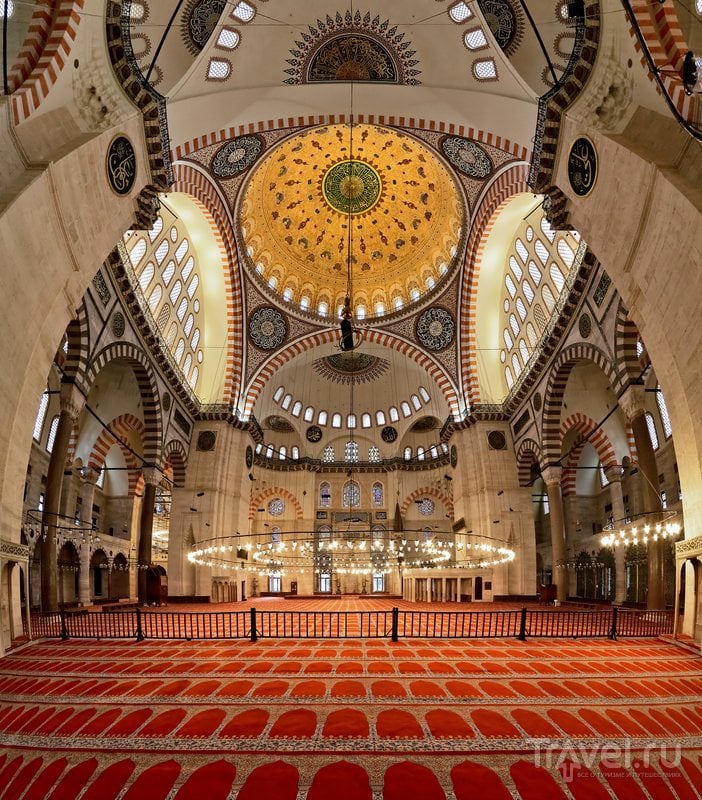 Внутри Голубой мечети Стамбула