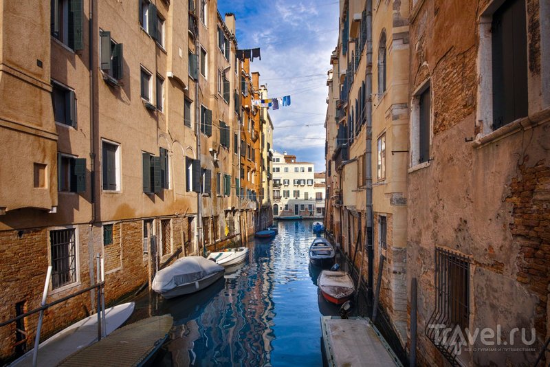 Один из каналов, которые окружают Венецианское гетто