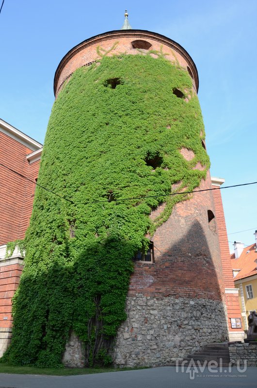 Пороховая башня Риги впервые упоминается в летописях, датированных 1330 годом