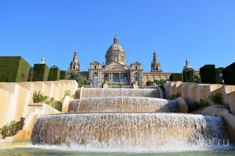 Вид на фонтан Монтжуика и музей Национального искусства Каталонии