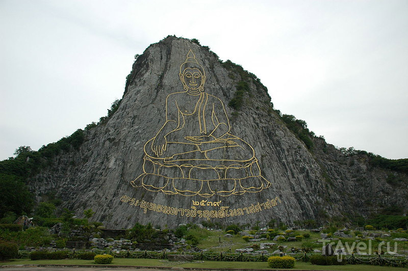 Изображение Будды на скале