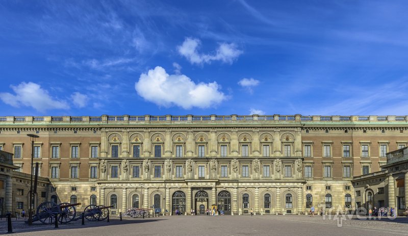 В Королевском дворце Стокгольма по-прежнему располагается резиденция правящего монарха