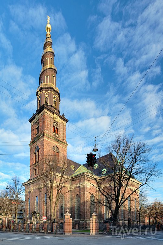 Колокольня с золотой лестницей - уникальная особенность церкви Спасителя в Копенгагене