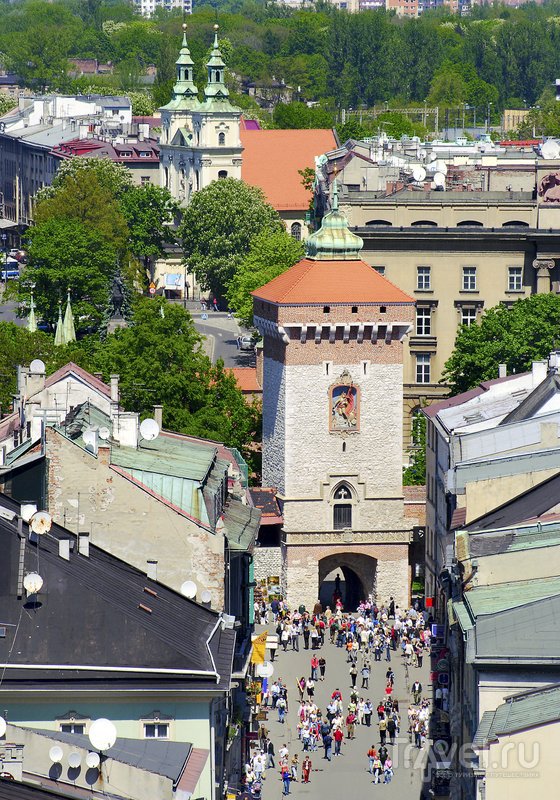 Древние Флорианские ворота веду в Старый Город Кракова