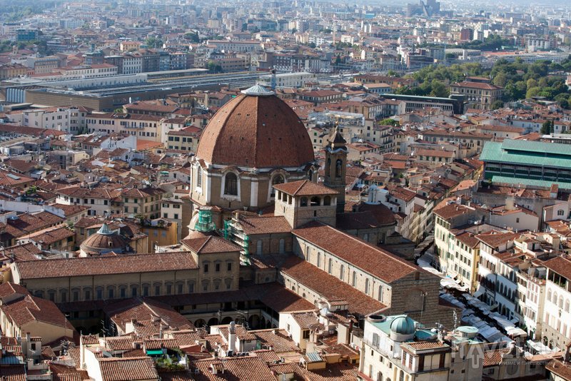 Оценить масштабы базилики Сан-Лоренцо можно только с одной из смотровых площадок Флоренции