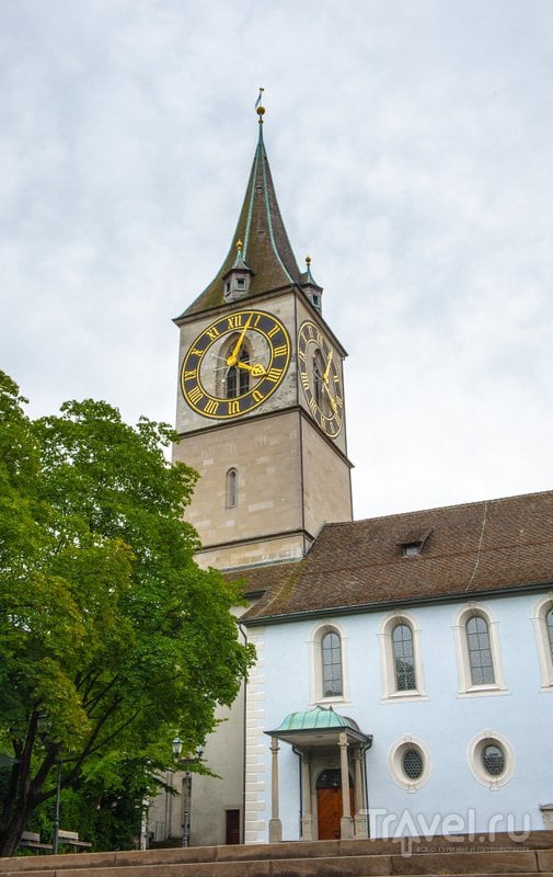 Башня церкви принадлежит городу, а само здание собора - приходу