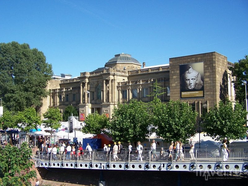 Вид на здание музея Штедель