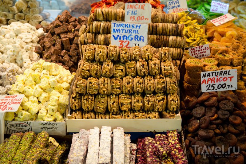 На рынке продается местная сладость - пастила султана или, как ее называют, "турецкая виагра"