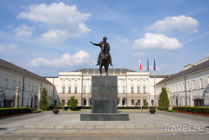 Президентский дворец и памятник Йозефу Понятовскому
