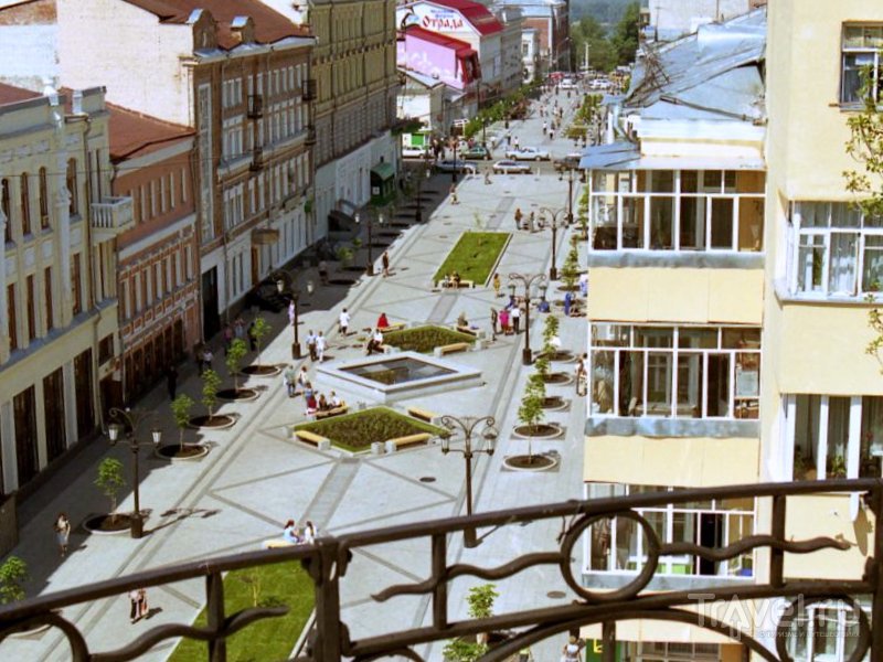 Пешеходная зона на Ленинградской улице