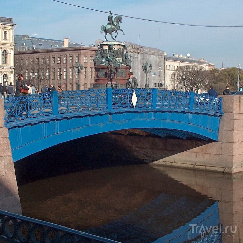 Синий мост и памятник Николаю I