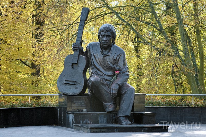 Памятник Высоцкому в Центральном парке