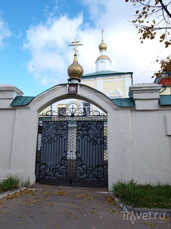 Вход в Казанский Богородицкий монастырь