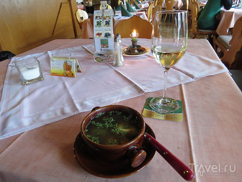Суп с кнедлями и австрийское вино