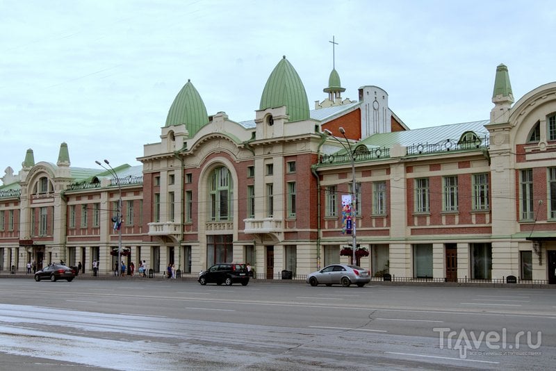 Главное здание музея - Городской торговый корпус Новосибирска