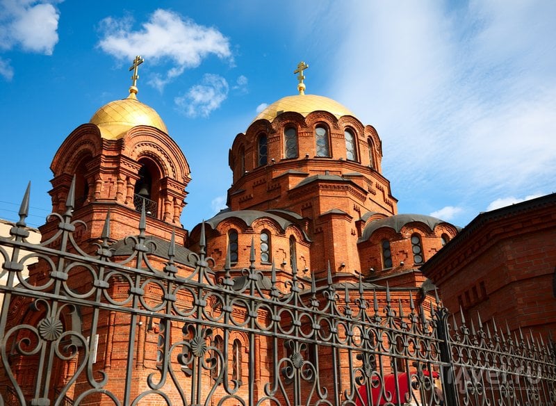 Александро-Невский собор возведен в конце XIX века