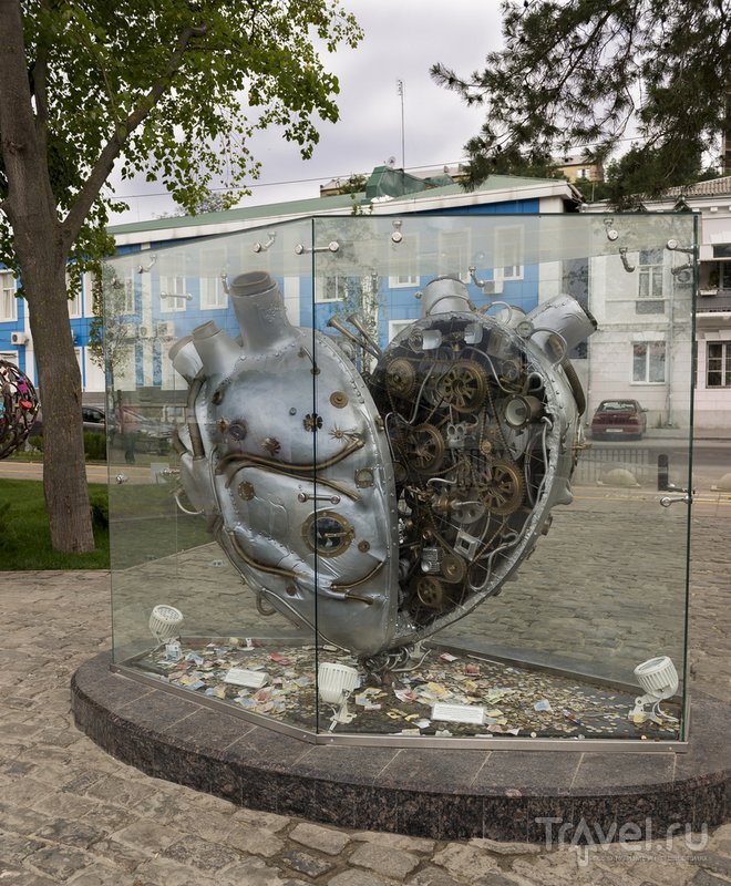 Оригинальная скульптура "Индустриальное сердце"