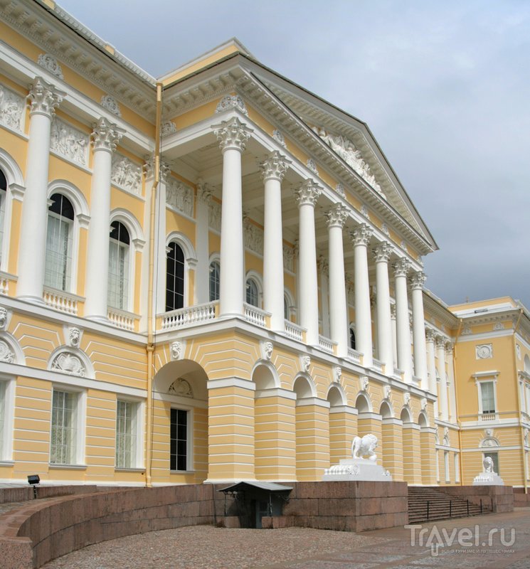 Вход в Русский музей