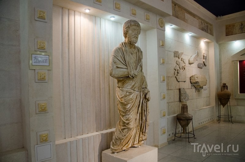 Копия скульптуры Правителя, найденной в Горгиппии, оригинал находится в Пушкинском музее в Москве