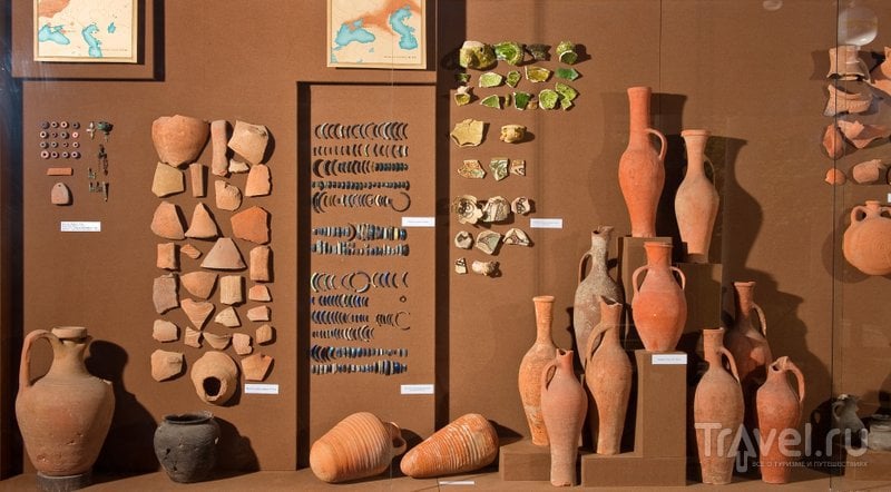 Археологические находки из Гермонассы-Тмутаракани и других древних городищ Тамани