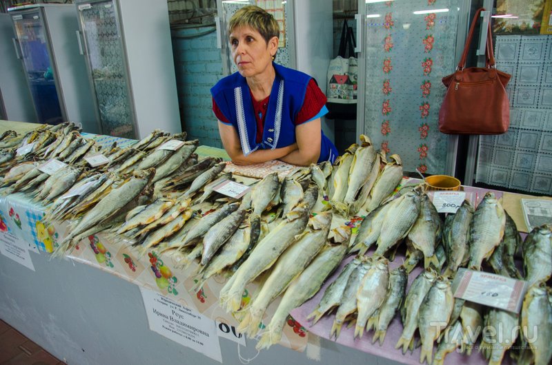Рыбу продают в сушеном, соленом, копченом и свежем виде