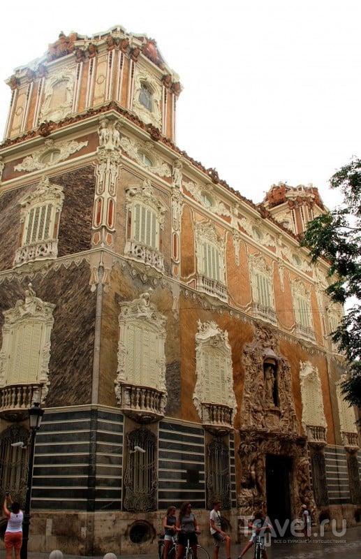 Дворец маркизов Дос Агуас в Валенсии: испанский шедевр рококо