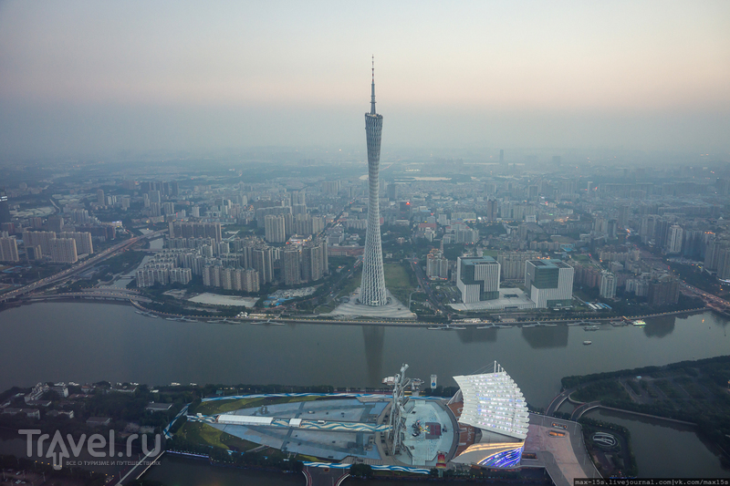 Китай, Гуанчжоу: ресторан на 100-м этаже небоскреба / Фото из Китая
