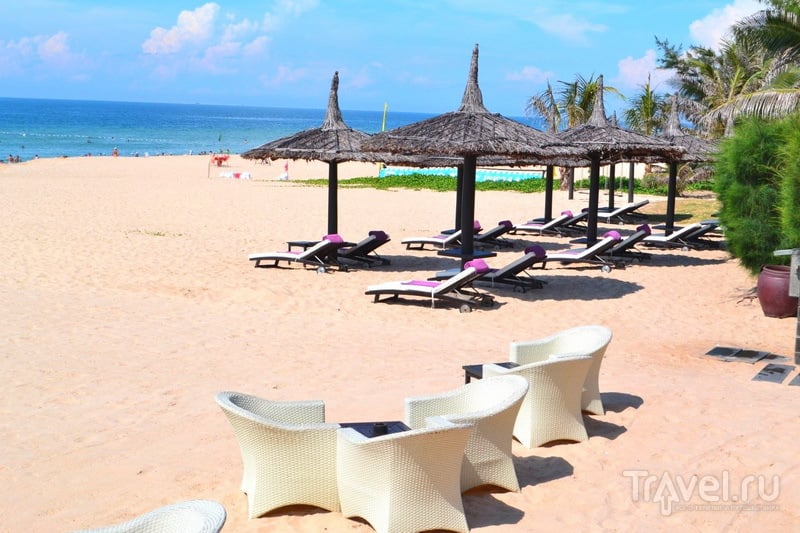 Пляж отеля Anantara. Берег Южно-Китайского моря