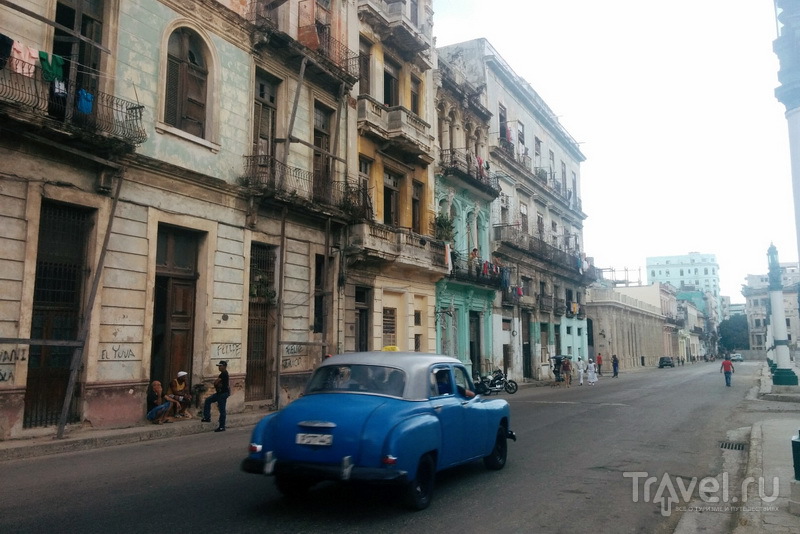 Улица Calle Industria позади Капитолия, Гавана