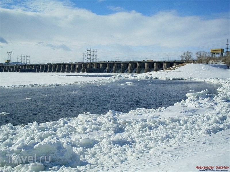 Плотина на реке фото